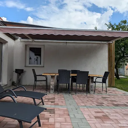 In Berkenlatten Mit Grosser Terrasse *